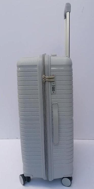 Travel suitcases and bags: Tvrdi kofer na točkiće – sivi - Materijal: izdržljiva tvrda školjka at lalafo.rs — 10 Travel suitcases and bags: Tvrdi kofer na točkiće – sivi - Materijal: izdržljiva tvrda školjka — 10