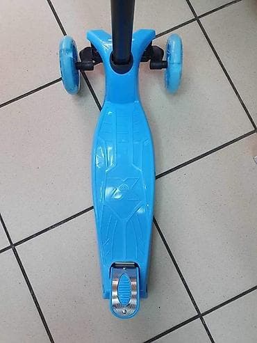 Trotineti sa svetlecim tockovima, tri visine, nosivost do 60kg na lalafo.rs — 10 Trotineti sa svetlecim tockovima, tri visine, nosivost do 60kg — 10