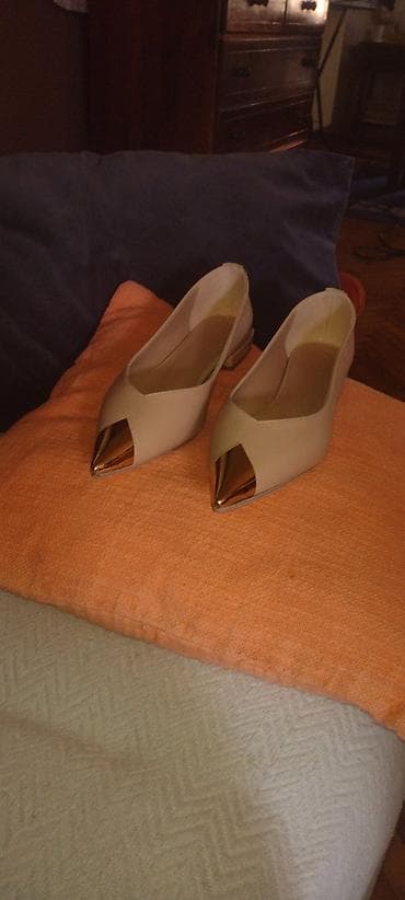 Elegantne ženske baletanke/cipele sa niskom štiklom - Boja: bež/nude - na lalafo.rs — 2 Elegantne ženske baletanke/cipele sa niskom štiklom - Boja: bež/nude - — 2