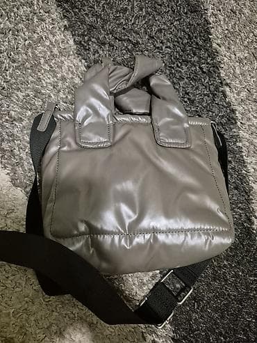 Personal Items: Zara torbica. maksimalno ocuvana.Moze u nju da stane osnovno,nije at lalafo.rs — 1 Personal Items: Zara torbica. maksimalno ocuvana.Moze u nju da stane osnovno,nije — 1