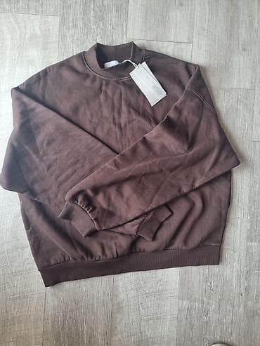 kom sa etiketom: Bershka duks nov sa etiketom m velicina ali je oversized pa moze i l at lalafo.rs — 1 kom sa etiketom: Bershka duks nov sa etiketom m velicina ali je oversized pa moze i l — 1