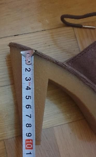 Michael Kors original papuce. Gore je koza,dole guma,imaju malu na lalafo.rs — 1 Michael Kors original papuce. Gore je koza,dole guma,imaju malu — 1