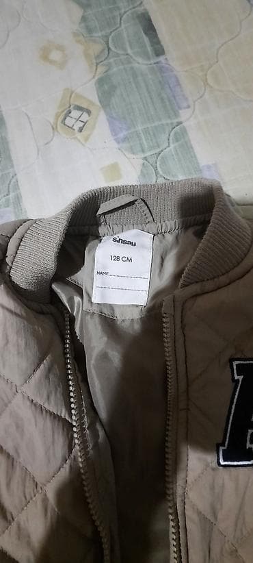 Dečja prošivena jakna Sinsay – veličina 128 cm - Model: lagana na lalafo.rs — 2 Dečja prošivena jakna Sinsay – veličina 128 cm - Model: lagana — 2