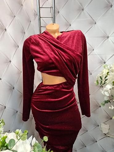 Elegantna bordo večernja haljina od baršunastog materijala sa na lalafo.rs — 2 Elegantna bordo večernja haljina od baršunastog materijala sa — 2