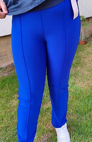 Ženske pantalone u jarko plavoj (kraljevsko plavoj) boji. - Model na lalafo.rs — 8 Ženske pantalone u jarko plavoj (kraljevsko plavoj) boji. - Model — 8