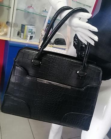 Tašna malo nošena
Kroko dezen at lalafo.rs — 3 Tašna malo nošena
Kroko dezen — 3