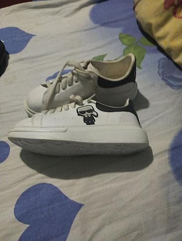 Komplet obuće – 3 para 1) Bele sportske patike - Mrežasti paneli za at lalafo.rs — 5 Komplet obuće – 3 para 1) Bele sportske patike - Mrežasti paneli za — 5