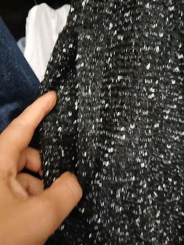 Nova trenerka crna sa sljokicama. u broju m. zara na lalafo.rs — 4 Nova trenerka crna sa sljokicama. u broju m. zara — 4