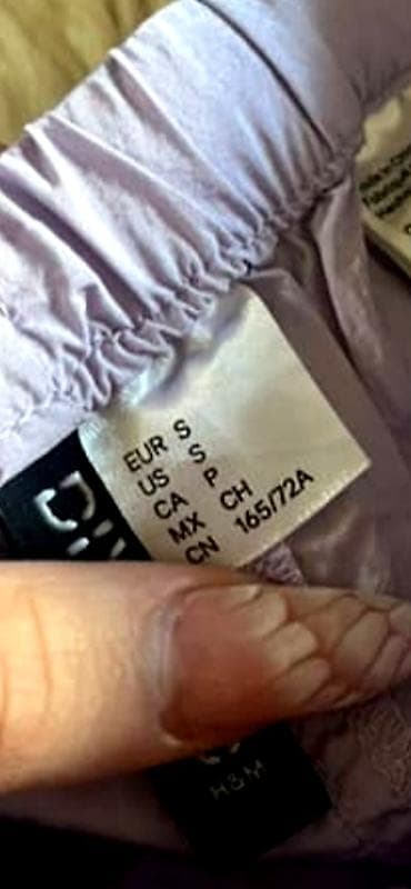 pantalone butiku ali: Dva para pantalona M. kao nove na lalafo.rs — 3 pantalone butiku ali: Dva para pantalona M. kao nove — 3