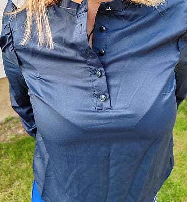 Ženska bluza Esmara – tamnoplava - Model sa kratkom “mandarin” na lalafo.rs Ženska bluza Esmara – tamnoplava - Model sa kratkom “mandarin”