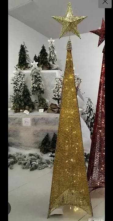 Svetleća zlatna piramida – jelka u dve dimenzije 🎄 Elegantna i na lalafo.rs — 3 Svetleća zlatna piramida – jelka u dve dimenzije 🎄 Elegantna i — 3
