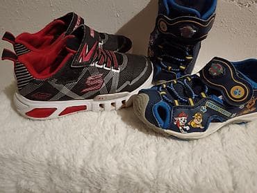 Skechers patike i nikeldin sandale(svetlece)28,ug 17.5 Sandale,kratko na lalafo.rs — 8 Skechers patike i nikeldin sandale(svetlece)28,ug 17.5 Sandale,kratko — 8