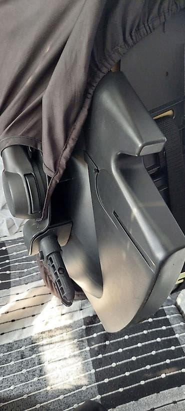 Hauck Lifesaver Zero Plus – auto sedište/nosiljka za bebe - Brend at lalafo.rs — 8 Hauck Lifesaver Zero Plus – auto sedište/nosiljka za bebe - Brend — 8