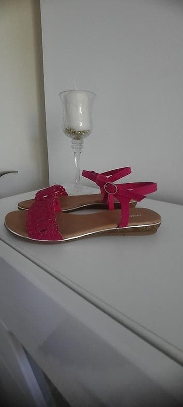 Potpuno nove pink sandale Deichman, sa diskretnkm cirkonima, vel 40 na lalafo.rs — 1 Potpuno nove pink sandale Deichman, sa diskretnkm cirkonima, vel 40 — 1