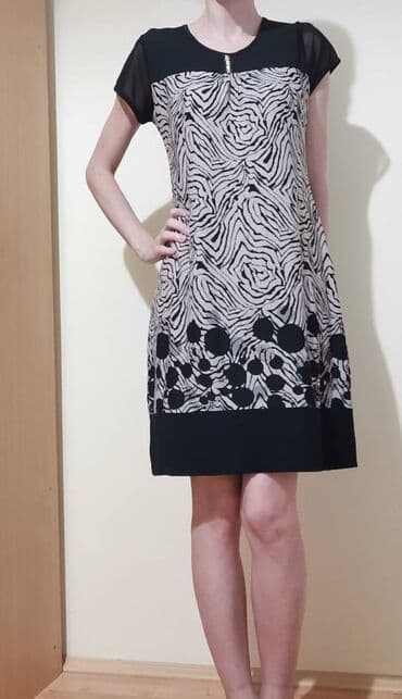 Haljina XL. U veoma dobrom stanju, nošena je malo, super očuvana na lalafo.rs Haljina XL. U veoma dobrom stanju, nošena je malo, super očuvana