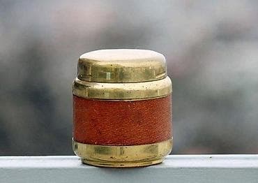 Antikviteti: Vintage Erhard & Sohne automatska STONA tabakera. Made in Germany na lalafo.rs — 2 Antikviteti: Vintage Erhard & Sohne automatska STONA tabakera. Made in Germany — 2