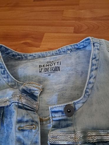 kom sa etiketom: Ženska teksas jakna bez kragne – GINA BENOTTI (veličina 44) - Svetlo at lalafo.rs — 10 kom sa etiketom: Ženska teksas jakna bez kragne – GINA BENOTTI (veličina 44) - Svetlo — 10
