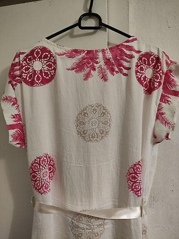 Letnja haljina sa tropskim printom - Boja: bela osnova sa intenzivno na lalafo.rs — 1 Letnja haljina sa tropskim printom - Boja: bela osnova sa intenzivno — 1