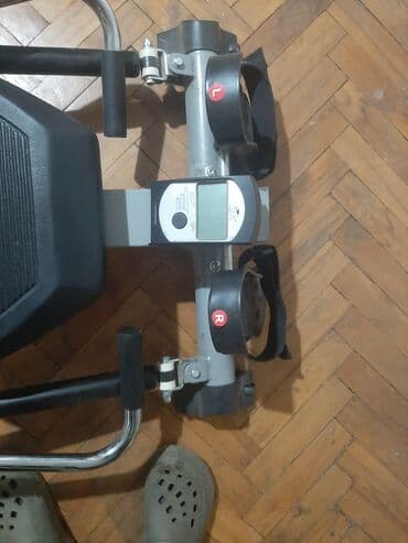 Veslački trenažer Power Row (hidraulični) - Konstruktivno stabilan na lalafo.rs Veslački trenažer Power Row (hidraulični) - Konstruktivno stabilan