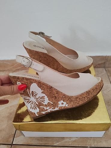 Ženske sandale, plutane, lagane i preudobne broj 36,jednom probane na lalafo.rs — 1 Ženske sandale, plutane, lagane i preudobne broj 36,jednom probane — 1