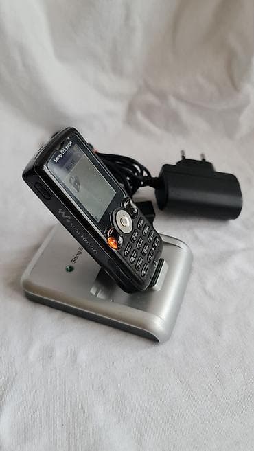 Sony Ericsson Walkman komplet – telefon W810i sa originalnom bazom/dok na lalafo.rs Sony Ericsson Walkman komplet – telefon W810i sa originalnom bazom/dok