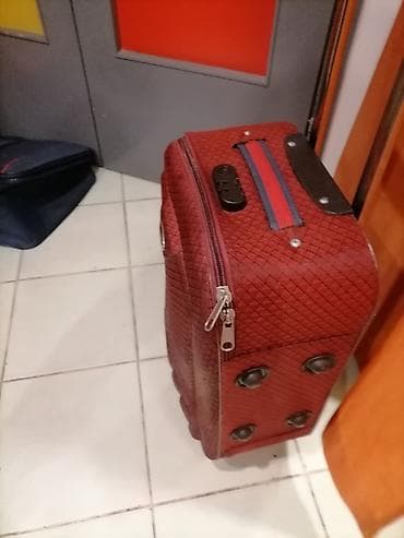 Akcija! Kofer putni na točkiće manji dobar. Oko 50 /35 /20. Lep na lalafo.rs — 8 Akcija! Kofer putni na točkiće manji dobar. Oko 50 /35 /20. Lep — 8