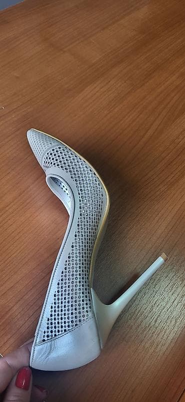 Kozne prelepe salonke vel 38 na lalafo.rs — 2 Kozne prelepe salonke vel 38 — 2