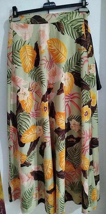 kom sa etiketom: Ženske bele bluze – brend Esay - Model 1: lagana bluza bez rukava sa at lalafo.rs — 7 kom sa etiketom: Ženske bele bluze – brend Esay - Model 1: lagana bluza bez rukava sa — 7