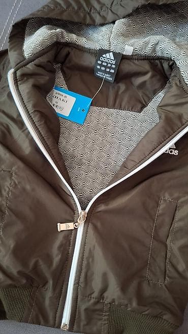 Adidas dečija jakna sa kapuljačom - Model: lagana jakna sa na lalafo.rs — 4 Adidas dečija jakna sa kapuljačom - Model: lagana jakna sa — 4