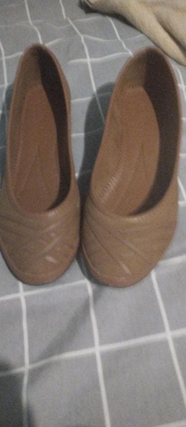 Komplet obuće – 3 para 1) Bele sportske patike - Mrežasti paneli za at lalafo.rs — 8 Komplet obuće – 3 para 1) Bele sportske patike - Mrežasti paneli za — 8