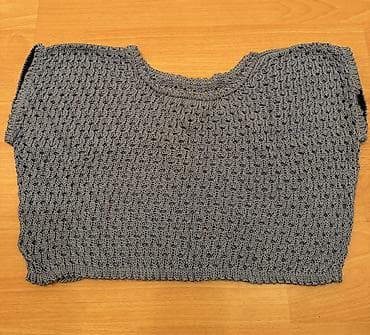 Crop bluza unikat,rucni rad na lalafo.rs Crop bluza unikat,rucni rad