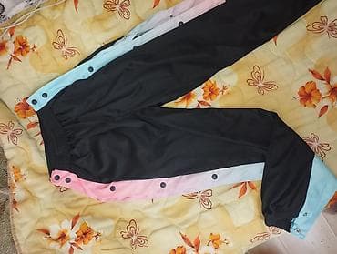 Personal Items: Prelepa trenerka S M veličina sa nitnama i dugmićima sa strane. Moze at lalafo.rs — 2 Personal Items: Prelepa trenerka S M veličina sa nitnama i dugmićima sa strane. Moze — 2