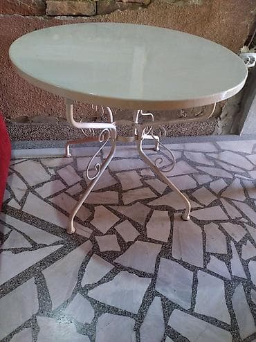 Prodajem Sto metalni u beloj boji. Dimenzije 90x72. Očuvan, bez na lalafo.rs — 2 Prodajem Sto metalni u beloj boji. Dimenzije 90x72. Očuvan, bez — 2