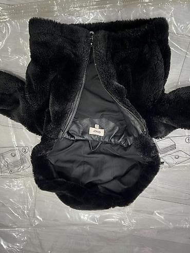 Dečja bunda DKNY, veličina 86 - Crna bundaveoma mekana na dodir na lalafo.rs — 4 Dečja bunda DKNY, veličina 86 - Crna bundaveoma mekana na dodir — 4