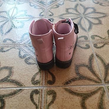 Prelepe cizmice velicina 30 sacuvane su na lalafo.rs — 3 Prelepe cizmice velicina 30 sacuvane su — 3