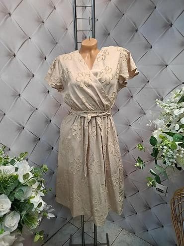 Ženska midi haljina sa cvetnim printom - Kroj: preklop (wrap) sa na lalafo.rs Ženska midi haljina sa cvetnim printom - Kroj: preklop (wrap) sa