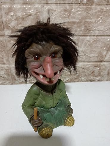 Figurica trol/veštica + vintage lutka - Dekorativna figurica na lalafo.rs Figurica trol/veštica + vintage lutka - Dekorativna figurica