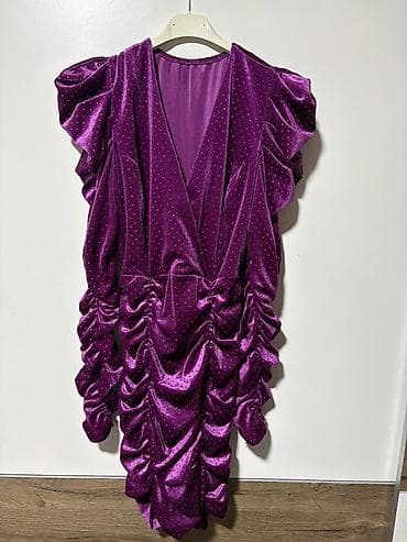 Elegantna večernja haljina u intenzivnoj ljubičastoj boji od na lalafo.rs Elegantna večernja haljina u intenzivnoj ljubičastoj boji od