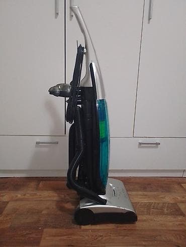 Usisivač Hoover Dust Manager Cyclonic – uspravni model, 2000 W - at lalafo.rs — 1 Usisivač Hoover Dust Manager Cyclonic – uspravni model, 2000 W - — 1