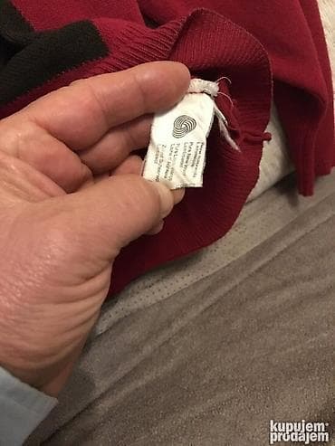 Original Hugo Boss dzemper XL 100% Pure Lana Wergine ( cista vuna ) at lalafo.rs — 4 Original Hugo Boss dzemper XL 100% Pure Lana Wergine ( cista vuna ) — 4