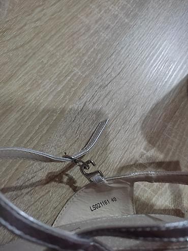 NOVO!!! Prelepe sandale u srebrnoj boji, broj 40, ug 26 cm, visina na lalafo.rs — 5 NOVO!!! Prelepe sandale u srebrnoj boji, broj 40, ug 26 cm, visina — 5