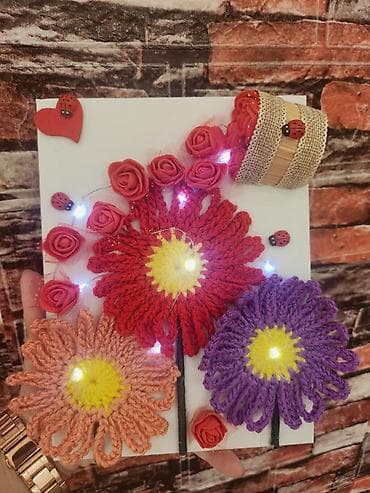 Ručni zidni dekor – platno sa pletenim cvećem i LED osvetljenjem - na lalafo.rs — 2 Ručni zidni dekor – platno sa pletenim cvećem i LED osvetljenjem - — 2