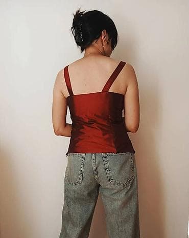 Provokativni korset u Y2K stilu ❤️🔥Duboka bordo boja, minimalističan at lalafo.rs — 2 Provokativni korset u Y2K stilu ❤️🔥Duboka bordo boja, minimalističan — 2