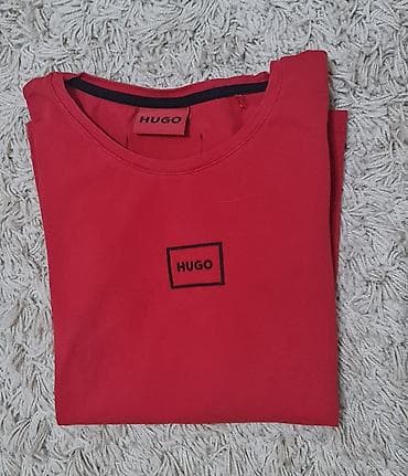 Crvena HUGO ženska majica kratkih rukava - Brend: HUGO - Model na lalafo.rs — 1 Crvena HUGO ženska majica kratkih rukava - Brend: HUGO - Model — 1