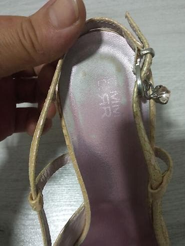 Italijanske kožne cipele. 40 na lalafo.rs — 7 Italijanske kožne cipele. 40 — 7