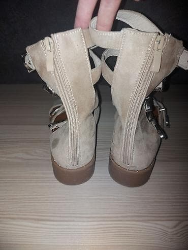 Rimljanke bež boje, broj 39, bez oštećenja, dužina unutrašnjeg gažišta na lalafo.rs — 3 Rimljanke bež boje, broj 39, bez oštećenja, dužina unutrašnjeg gažišta — 3