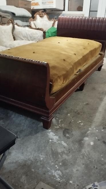 Stilske sofe: Antikvanska ležaljka/sofa od punog drveta moguca je dostava - na lalafo.rs — 9 Stilske sofe: Antikvanska ležaljka/sofa od punog drveta moguca je dostava - — 9