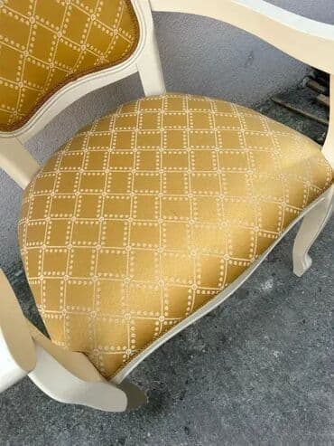 Stilske fotelje: Stilska polufotelja ✨ Odlično stanje 📸 Kao na slikama 💶 Cena: 130 € na lalafo.rs — 2 Stilske fotelje: Stilska polufotelja ✨ Odlično stanje 📸 Kao na slikama 💶 Cena: 130 € — 2