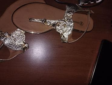 Sandale 37 Michael Kors nošene par puta na lalafo.rs — 3 Sandale 37 Michael Kors nošene par puta — 3