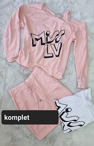 Komplet
Cena 1299 din at lalafo.rs — 1 Komplet
Cena 1299 din — 1